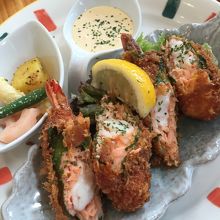 エビとサーモンのフライめちゃうま