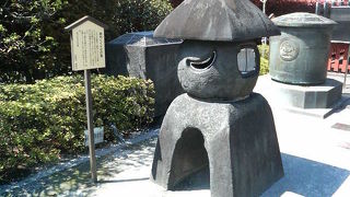 子どもがくぐると虫封じなどのご利益があるそうです