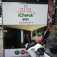 ソイ１１のアイチェックインスクウィンヴィットの標識です。