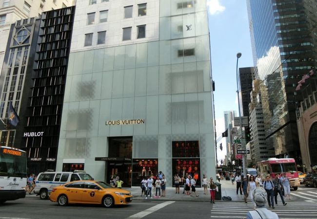 ルイ ヴィトン ニューヨーク 5th アベニュー店 クチコミ アクセス 営業時間 ニューヨーク フォートラベル