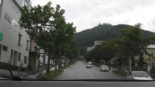 坂が多い街です