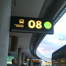 ウィーン国際空港のバスのりば