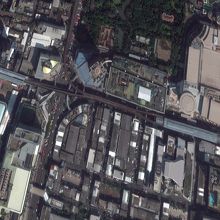 サイアム駅の西側の線路が別れている様子です。(横の縮尺変更)