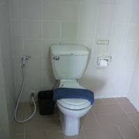 サワディーサイアムホテルのバスルームのトイレの様子です。