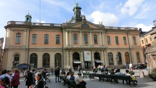 ノーベル賞メダル型チョコレート販売しています。