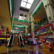 駅上の雑居ビル