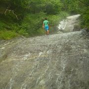 秘湯！！　ぬるま湯の滝　