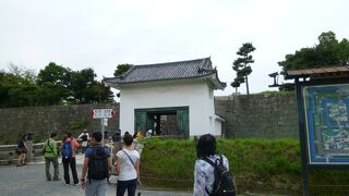 本丸櫓門：天明の大火の焼け残り・・・・