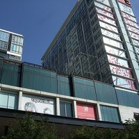 エンパイアショッピングギャラリーも同じ建物内です