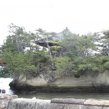 通りから身見える五大堂