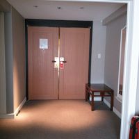 お玄関も立派です