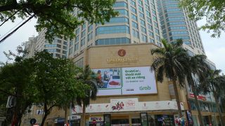 Ｔａｍｍｙ ｂｏｕｔｉｑｕｅやＡＬＯＭＥといった小奇麗な店を発見