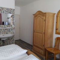 洗面台がバスルームの外にあったので２人で泊まるときに便利