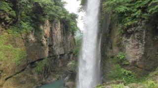 迫力ある綿ヶ滝