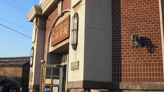 堺町商店街角にあるランドマーク的洋館