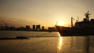 隣の公園でBBQできます