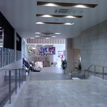 広くてきれいな店内です。