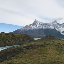 サルト・グランデから見えるパイネ・グランデ山