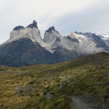 サルト・グランデから見えるクエルノス・デル・パイネ(パイネの