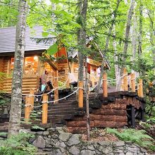 ログハウスタイプの商業施設