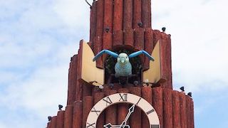 世界最大級のからくり鳩時計があります