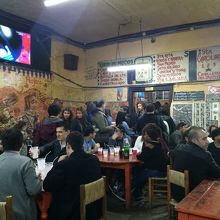 席を取りたかったら4時くらいに行かないと厳しい。