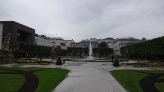 映画の影響か、今でも観光客だらけ