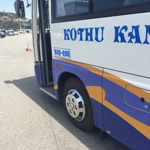 駐車場からはシャトルバスで移動てした