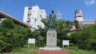 野口英世青春通りにある立派な公園です