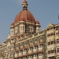 あまりにも有名な外観