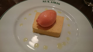 ここは日本？そう思わせてくれるお店でした。