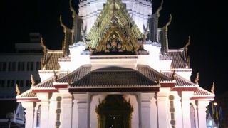 幸運や良縁に効くパワースポットだそうです