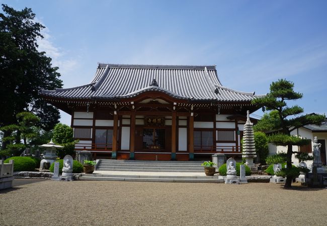 四国八十八か所の本尊の石仏