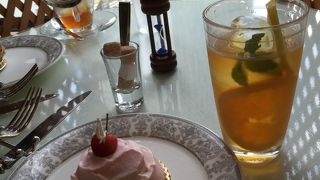 お買い物マダムで賑わう流行の北欧カフェ