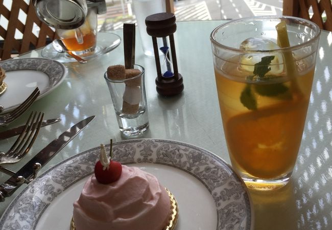 お買い物マダムで賑わう流行の北欧カフェ