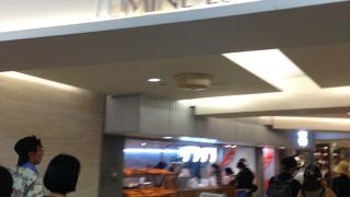 新宿駅と直結で便利