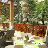 朝食はこちらで