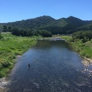 綺麗な澄んだ川