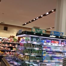 フレンドマート瀬田川店、店内。