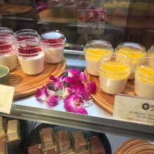 ココナッツミルクのプリンをお土産に