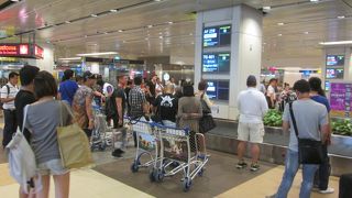 到着してすぐに荷物検査