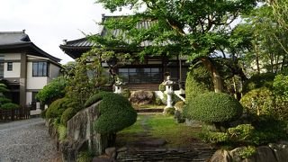 親鸞聖人の24人の弟子の1人信願房が開山