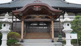 鎌倉時代中期作の木造阿弥陀如来立像