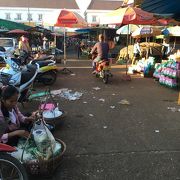 チャンパーサック最大の市場