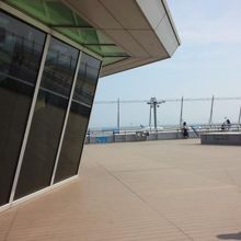 広い、気持ち良いデッキ