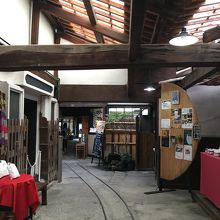 建物内はかなり広い