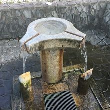 霧島山麓丸池湧水