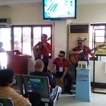 まさかここでローカル音楽が楽しめるとは