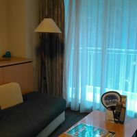 ソファーと椅子