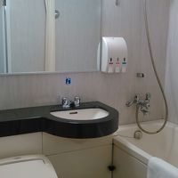 トイレとバスタブ